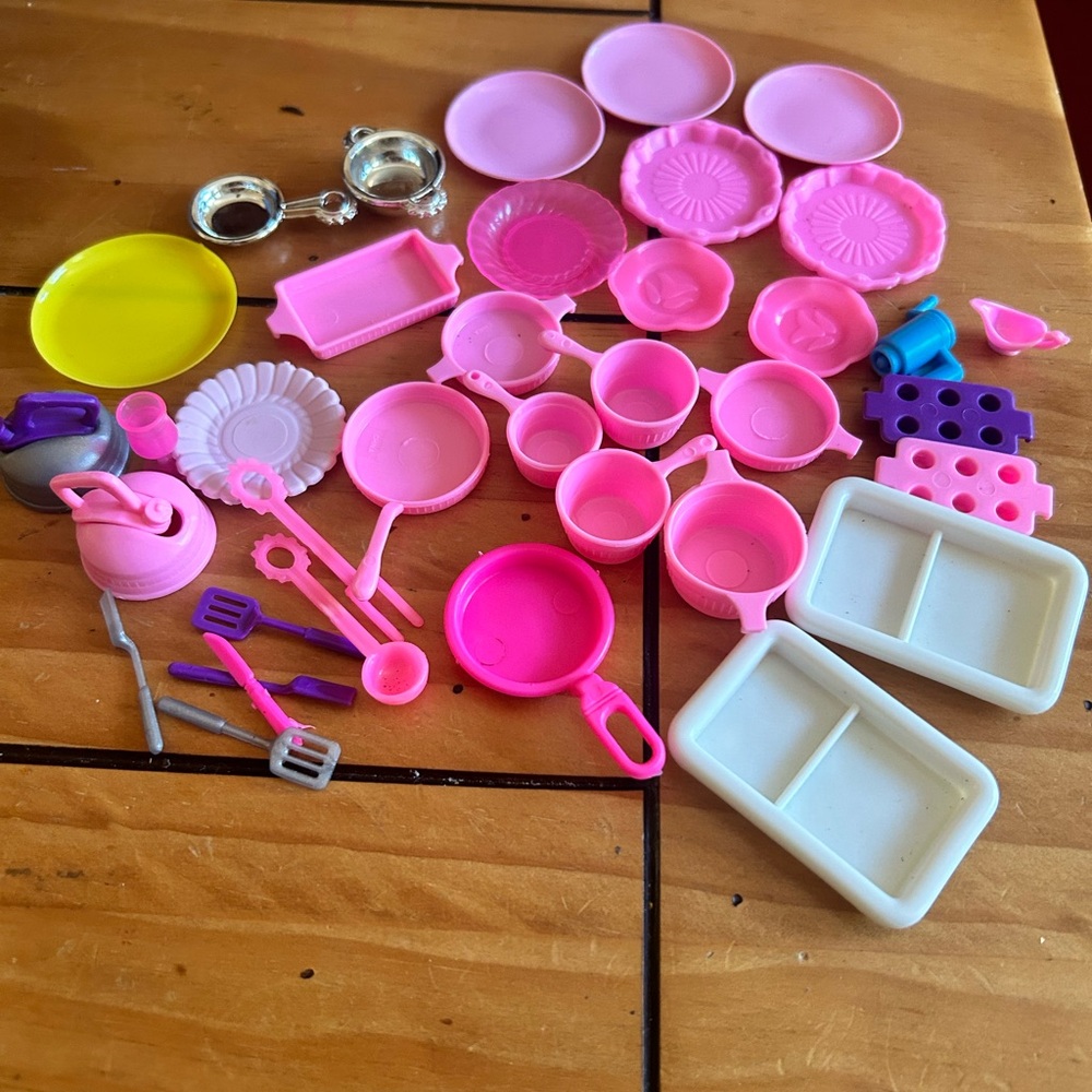 Vintage Barbie Dollhouse Size Tea Kettle, Coffee Grinder, Pots, Pans Lot Pink